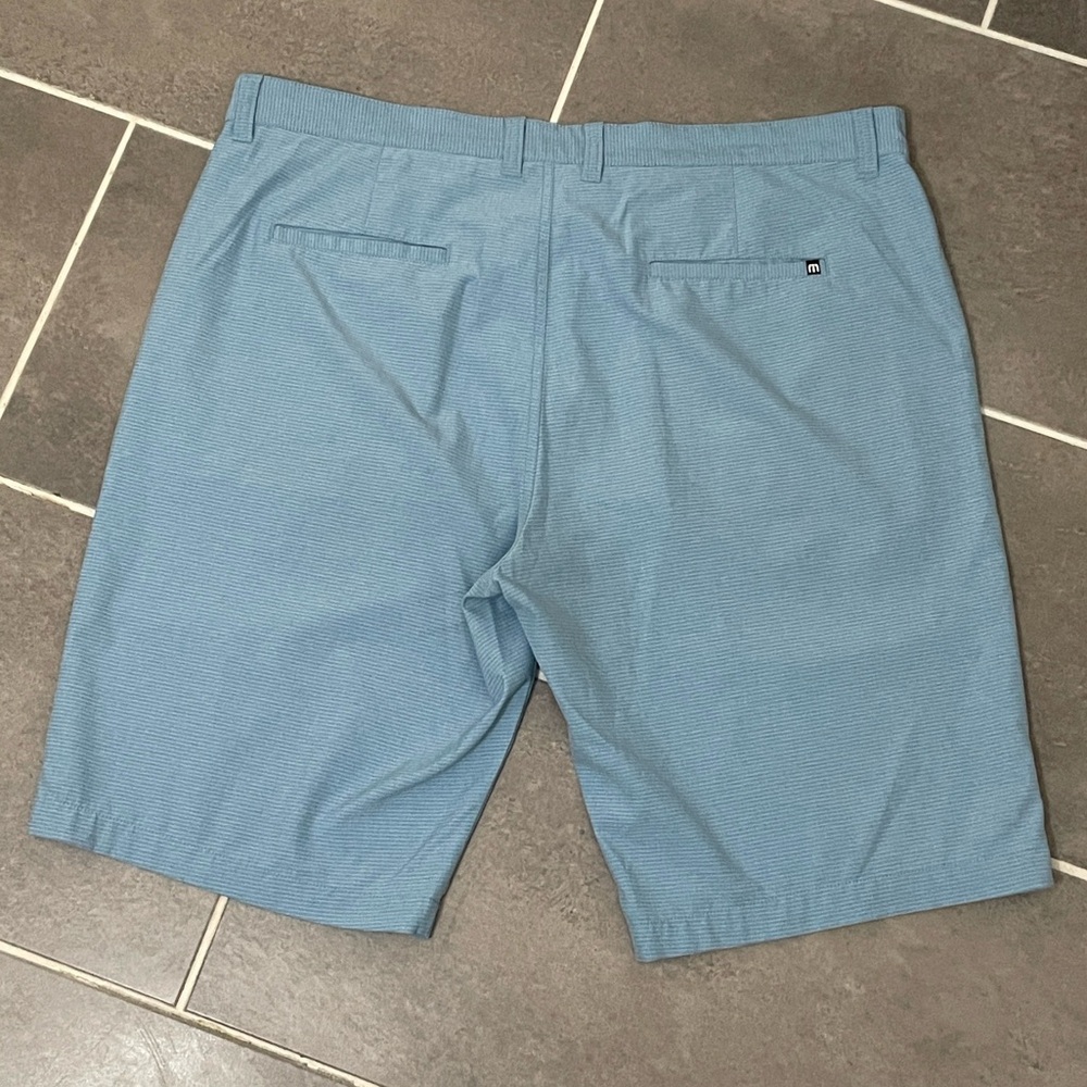 Travis Mathews Performance Golf Shorts size 42 - Picture 2 of 7